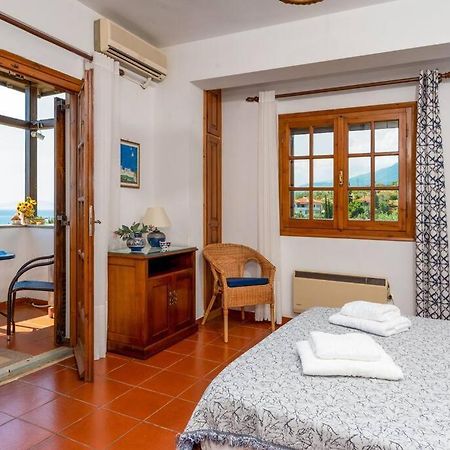 Seaside House With View Over Pagasitikos Афиссос Экстерьер фото