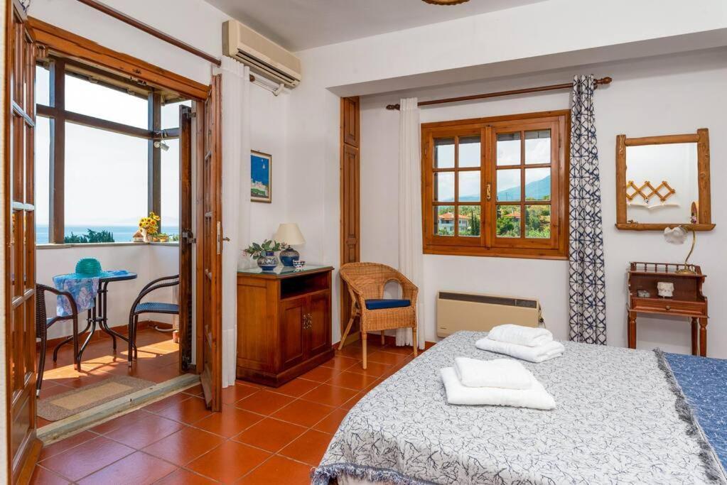 Seaside House With View Over Pagasitikos Афиссос Экстерьер фото
