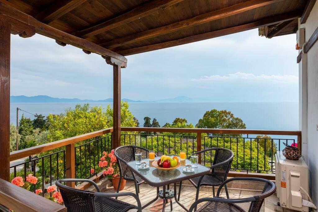 Seaside House With View Over Pagasitikos Афиссос Экстерьер фото